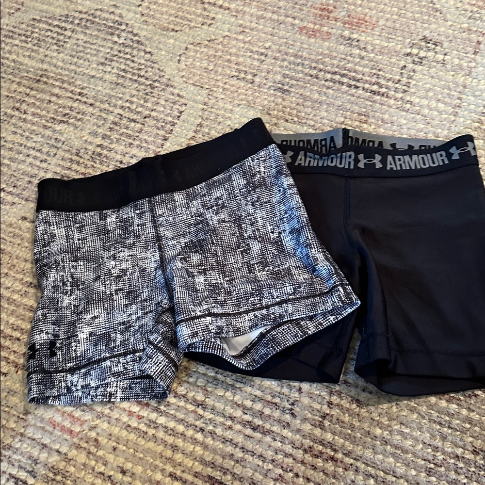 2 Under Armour Black AND Black and White Shorty Bike Shorts XS EUC!
